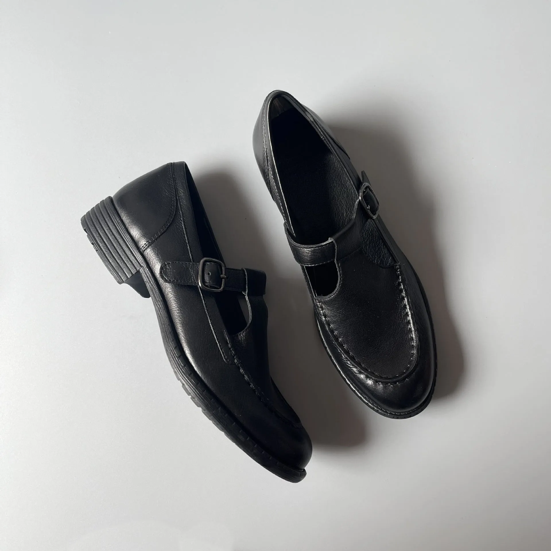 Handmade Soft Leather T-strap Mary Jane Shoes For Women Round Toe in Black/Coffee