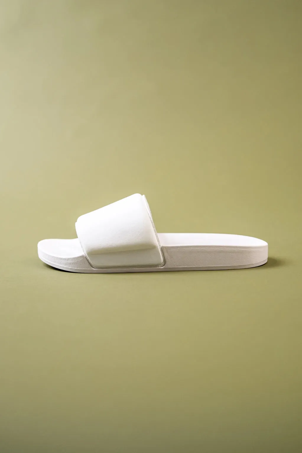 The Boo Boo Lounge Slides - White