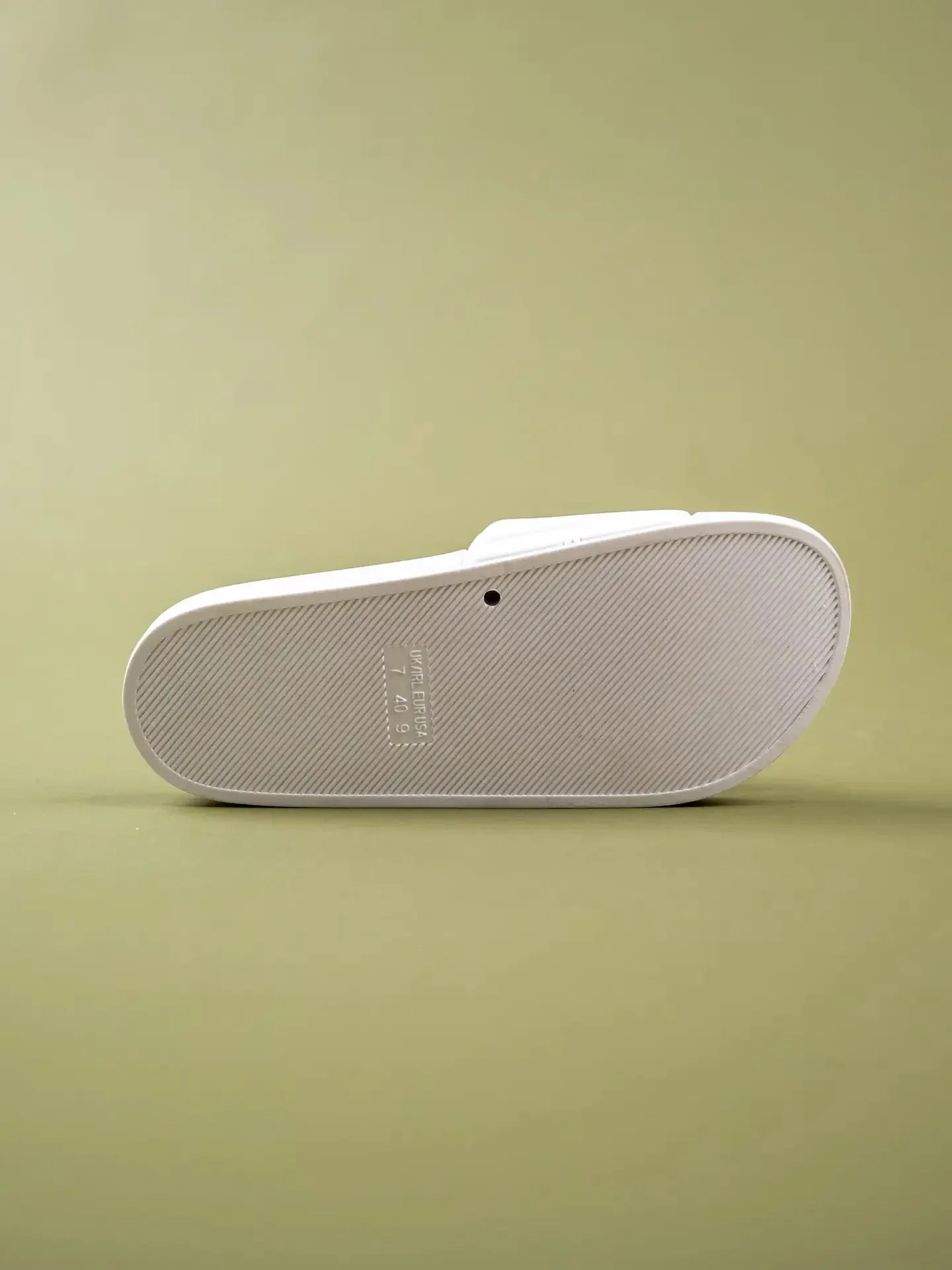 The Boo Boo Lounge Slides - White